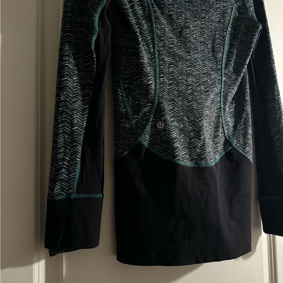 Lululemon Daily Practice Jacket
Irregular Spacebone Sea Mist Green / Black (6) - Picture 8 of 10